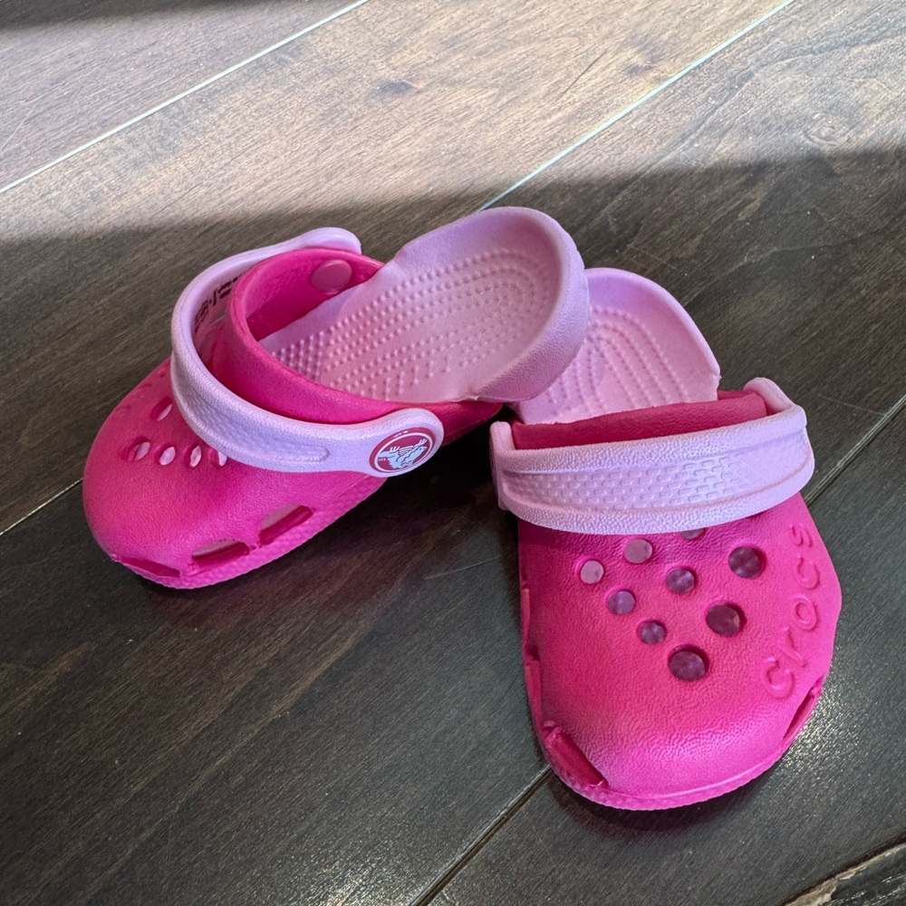 CROCS Kids Fuchsia Sandals